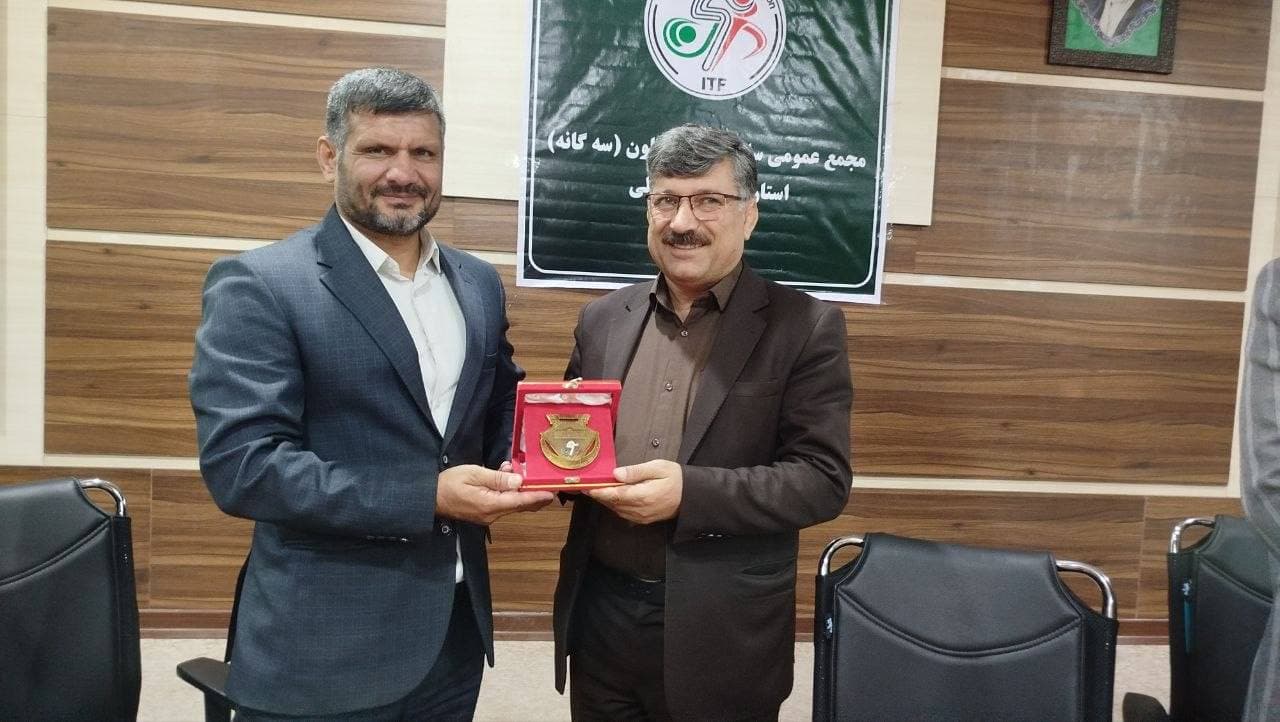 تقدیر رئیس فدراسیون ترای‌اتلون از مدیرکل ورزش و جوانان خراسان شمالی در بجنورد